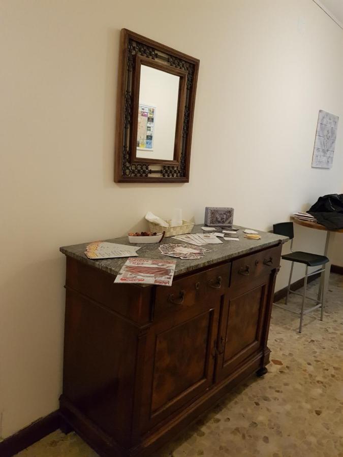 Room&Breakfast Santa Maria Reggio Emilia Bagian luar foto